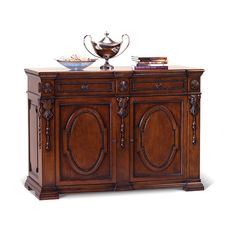 Antoinette Chest