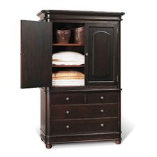 Eva Armoire