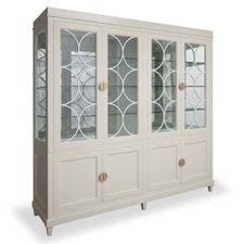 Alexas Cabinet